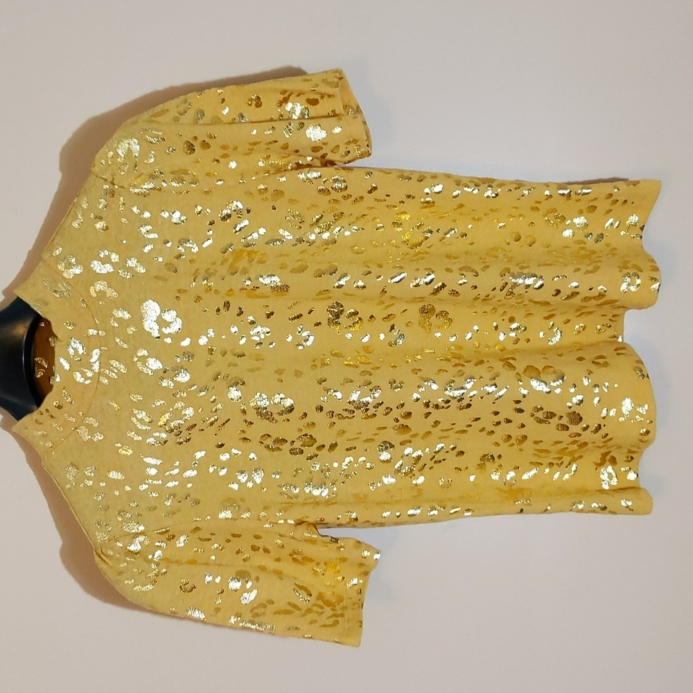 Como Vintage| NWOT Yellow Mock Neck T-shirt  With Gold like Animal Print